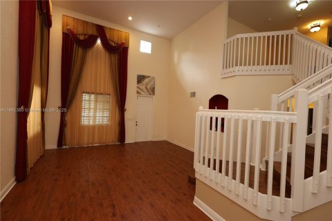 Villa ou maison à vendre à Miami Gardens, Floride: 6 chambres, 313.92 m2 № 1979209 - photo 16