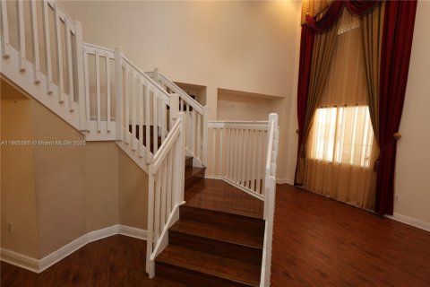 Villa ou maison à vendre à Miami Gardens, Floride: 6 chambres, 313.92 m2 № 1979209 - photo 18