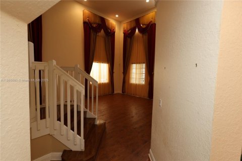 Villa ou maison à vendre à Miami Gardens, Floride: 6 chambres, 313.92 m2 № 1979209 - photo 12