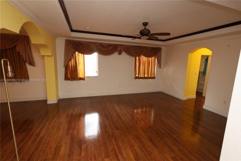 Villa ou maison à vendre à Miami Gardens, Floride: 6 chambres, 313.92 m2 № 1979209 - photo 27
