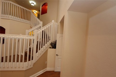 Villa ou maison à vendre à Miami Gardens, Floride: 6 chambres, 313.92 m2 № 1979209 - photo 15