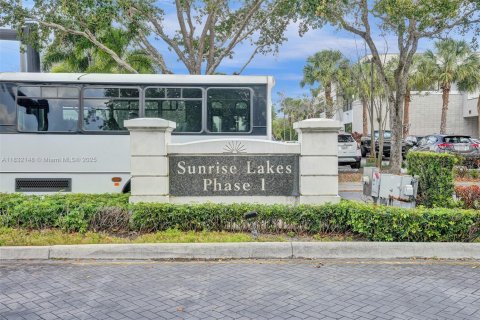 Condo in Sunrise, Florida, 1 bedroom  № 1809231 - photo 23