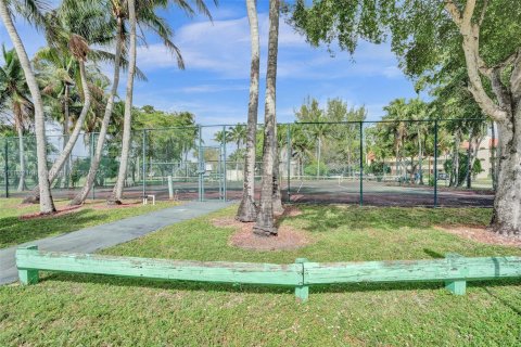 Condo in Sunrise, Florida, 1 bedroom  № 1809231 - photo 27