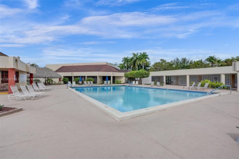 Condo in Sunrise, Florida, 1 bedroom  № 1809231 - photo 24