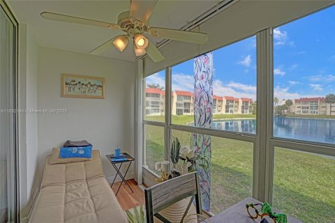 Condo in Sunrise, Florida, 1 bedroom  № 1809231 - photo 17