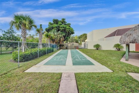 Condo in Sunrise, Florida, 1 bedroom  № 1809231 - photo 29