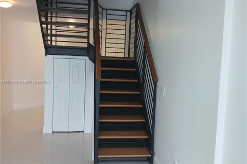 Copropriété à vendre à Miami, Floride: 2 chambres, 136.75 m2 № 1801167 - photo 9