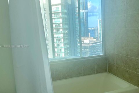 Copropriété à vendre à Miami, Floride: 2 chambres, 136.75 m2 № 1801167 - photo 12