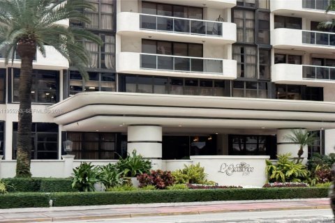 Condominio en Miami Beach, Florida, 2 dormitorios  № 2009948