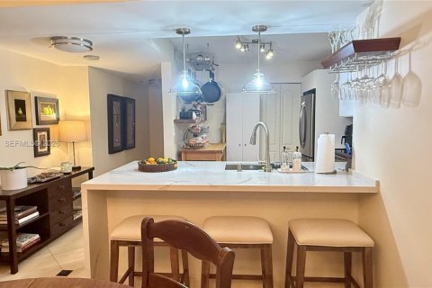 Condominio en venta en Miami Beach, Florida, 2 dormitorios, 126.35 m2 № 2009948 - foto 11