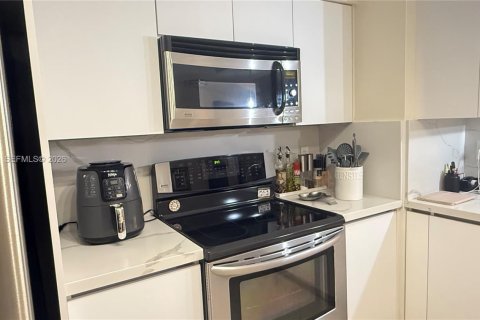 Condominio en venta en Miami Beach, Florida, 2 dormitorios, 126.35 m2 № 2009948 - foto 9