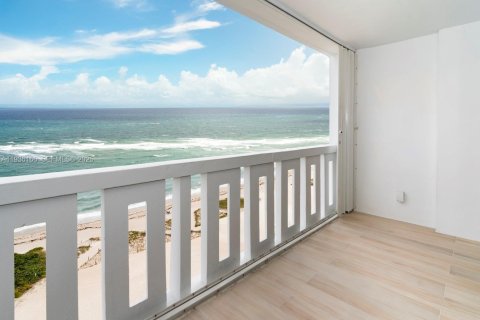 Copropriété à vendre à Pompano Beach, Floride: 2 chambres, 121.7 m2 № 1994570 - photo 2