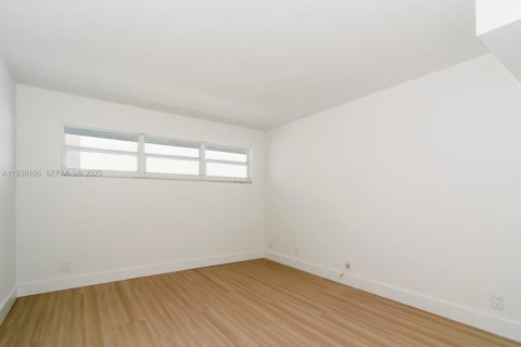 Copropriété à vendre à Pompano Beach, Floride: 2 chambres, 121.7 m2 № 1994570 - photo 14