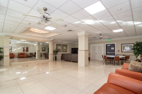 Copropriété à vendre à Pompano Beach, Floride: 2 chambres, 121.7 m2 № 1994570 - photo 25