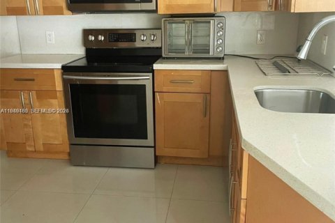 Condo in Coral Springs, Florida, 3 bedrooms  № 2061788 - photo 7