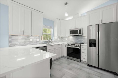 Casa en alquiler en Wesley Chapel, Florida, 3 dormitorios, 112.04 m2 № 1913559 - foto 5