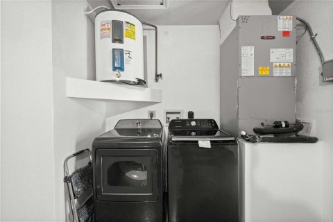 Casa en alquiler en Wesley Chapel, Florida, 3 dormitorios, 112.04 m2 № 1913559 - foto 27