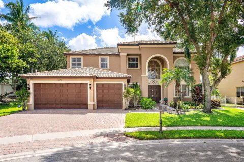 House in Lake Worth, Florida 5 bedrooms, 320.61 sq.m. № 2293899