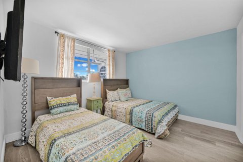 Снять в аренду кондоминиум в Дирфилд-Бич, Флорида 3 комнаты, 90.12м2, № 2175462 - фото 16