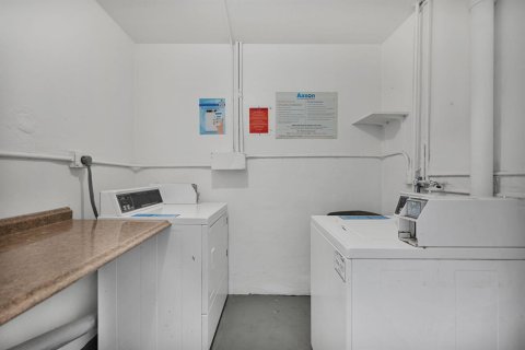 Снять в аренду кондоминиум в Дирфилд-Бич, Флорида 3 комнаты, 90.12м2, № 2175462 - фото 21