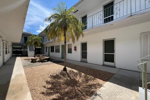 Copropriété à vendre à Hollywood, Floride: 1 chambre, 51.1 m2 № 2153322 - photo 14