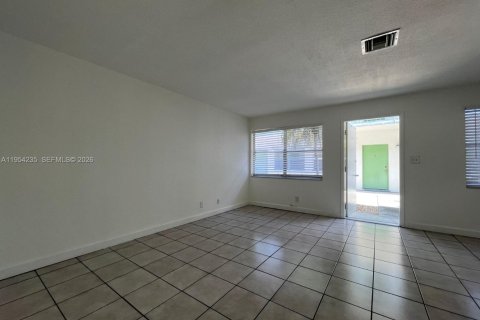 Copropriété à vendre à Hollywood, Floride: 1 chambre, 51.1 m2 № 2153322 - photo 11