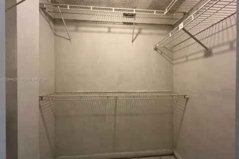 Copropriété à vendre à Hollywood, Floride: 1 chambre, 51.1 m2 № 2153322 - photo 5