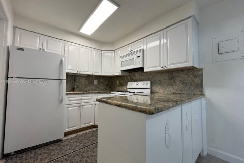Copropriété à vendre à Hollywood, Floride: 1 chambre, 51.1 m2 № 2153322 - photo 4