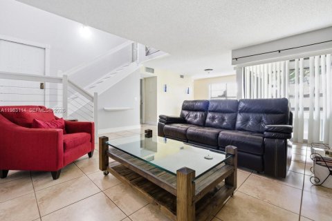 Купить таунхаус в Майами, Флорида 2 спальни, 114.27м2, № 2049646 - фото 5
