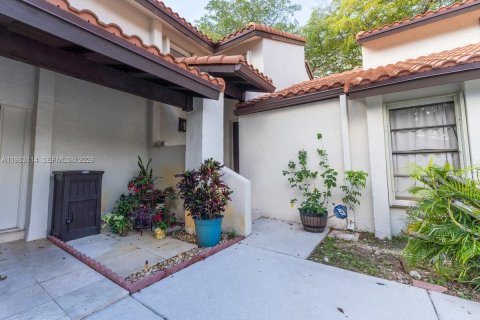 Купить таунхаус в Майами, Флорида 2 спальни, 114.27м2, № 2049646 - фото 1