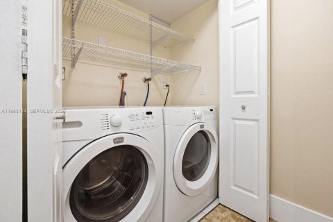 Купить таунхаус в Майами, Флорида 2 спальни, 114.27м2, № 2049646 - фото 13