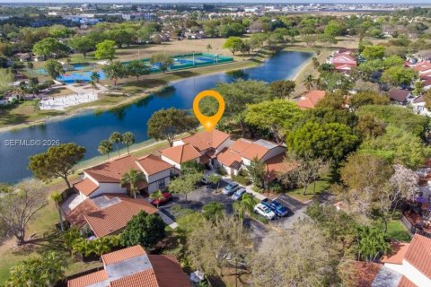 Купить таунхаус в Майами, Флорида 2 спальни, 114.27м2, № 2049646 - фото 23