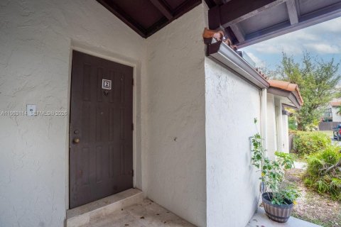 Купить таунхаус в Майами, Флорида 2 спальни, 114.27м2, № 2049646 - фото 2