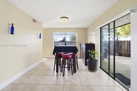 Купить таунхаус в Майами, Флорида 2 спальни, 114.27м2, № 2049646 - фото 8