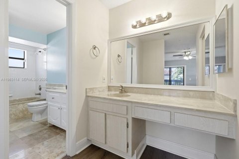 Купить таунхаус в Майами, Флорида 2 спальни, 114.27м2, № 2049646 - фото 17