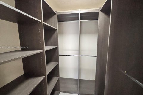 Condo in Miami, Florida, 2 bedrooms  № 2044467 - photo 26