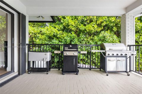 Villa ou maison à vendre à Palmetto Bay, Floride: 5 chambres, 303.42 m2 № 2048934 - photo 20