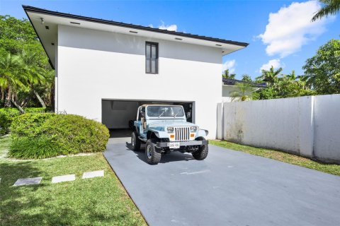 Villa ou maison à vendre à Palmetto Bay, Floride: 5 chambres, 303.42 m2 № 2048934 - photo 5
