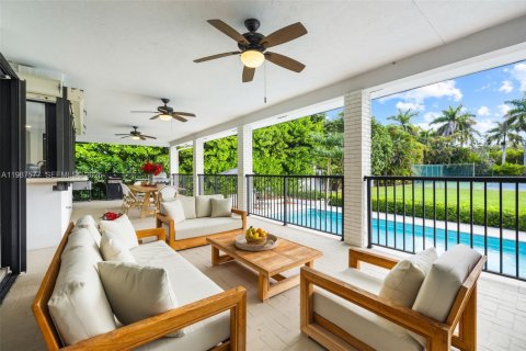Villa ou maison à vendre à Palmetto Bay, Floride: 5 chambres, 303.42 m2 № 2048934 - photo 17