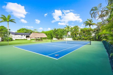 Villa ou maison à vendre à Palmetto Bay, Floride: 5 chambres, 303.42 m2 № 2048934 - photo 15