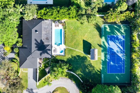 Villa ou maison à vendre à Palmetto Bay, Floride: 5 chambres, 303.42 m2 № 2048934 - photo 6