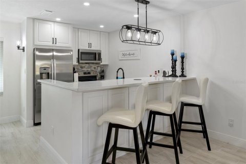 Condo in Crystal River, Florida, 2 bedrooms  № 1324052 - photo 14