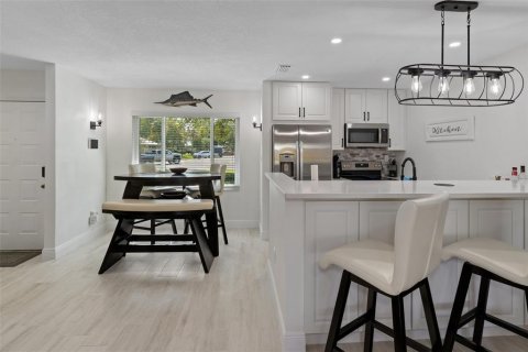Condo in Crystal River, Florida, 2 bedrooms  № 1324052 - photo 13