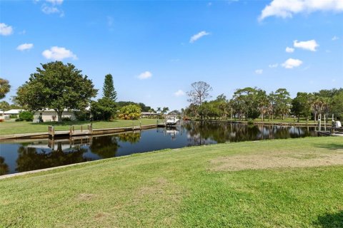Condo in Crystal River, Florida, 2 bedrooms  № 1324052 - photo 8
