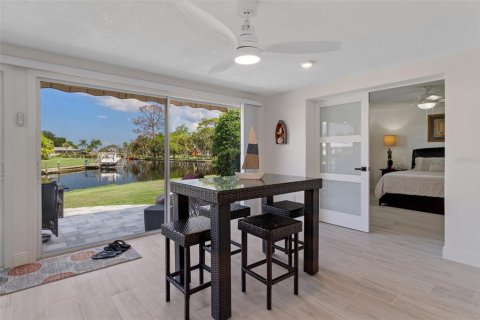Condo in Crystal River, Florida, 2 bedrooms  № 1324052 - photo 24