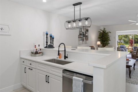 Condo in Crystal River, Florida, 2 bedrooms  № 1324052 - photo 17