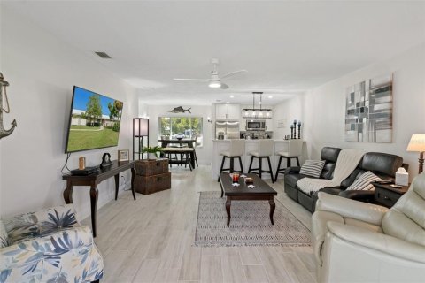 Condo in Crystal River, Florida, 2 bedrooms  № 1324052 - photo 21