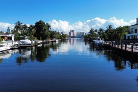 Villa ou maison à vendre à Hallandale Beach, Floride: 5 chambres № 1966602 - photo 24