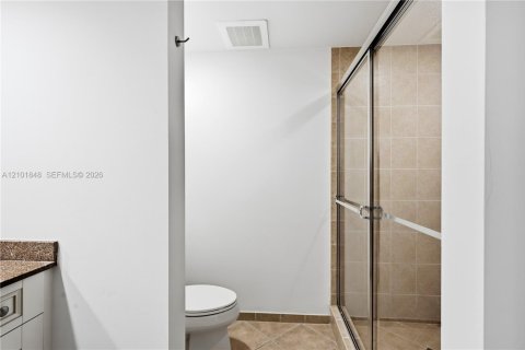 Condo in Fort Lauderdale, Florida, 2 bedrooms  № 2404172 - photo 21