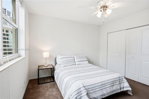 Condo in Fort Lauderdale, Florida, 2 bedrooms  № 2404172 - photo 24